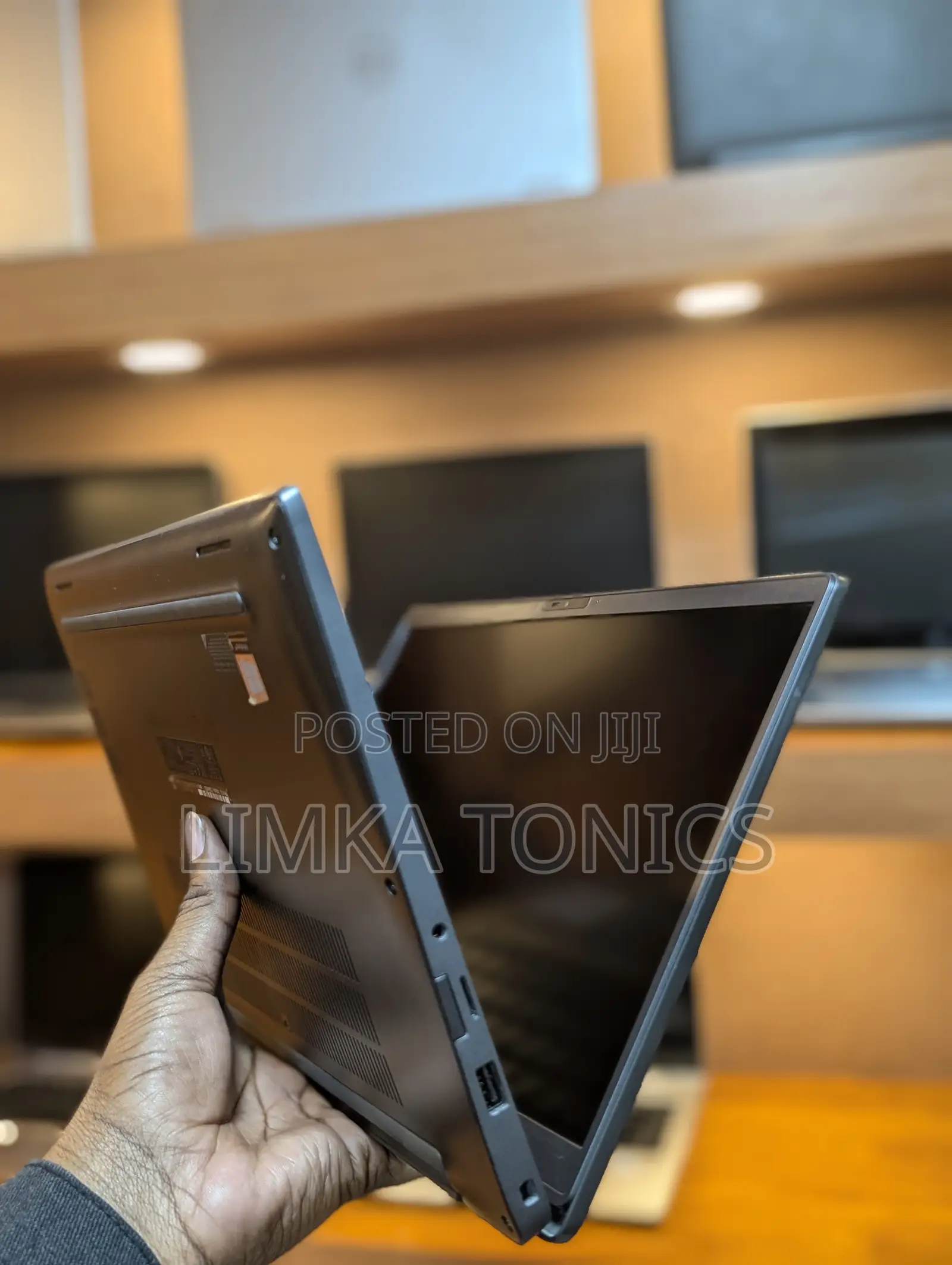 New Laptop Dell Latitude 7400 8GB Intel Core i5 SSD 256GB