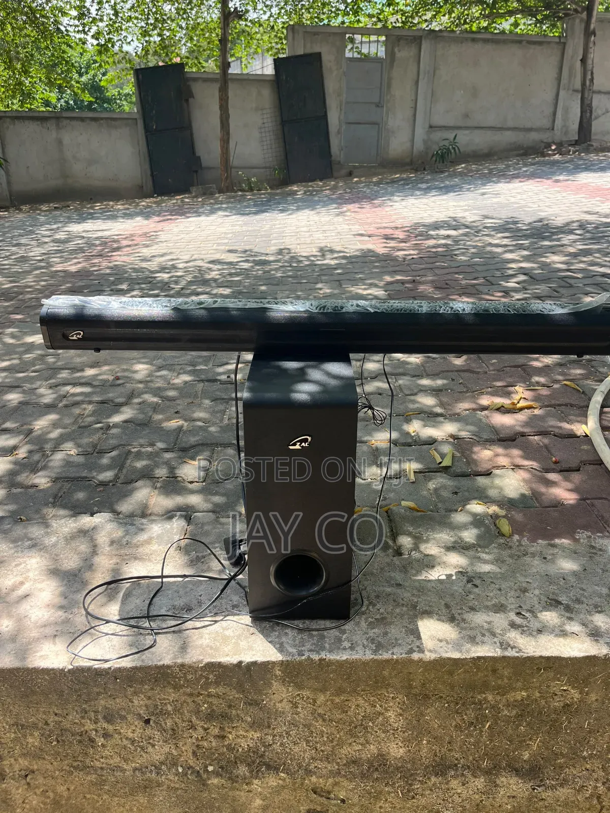 Izac 3
Sound Bar