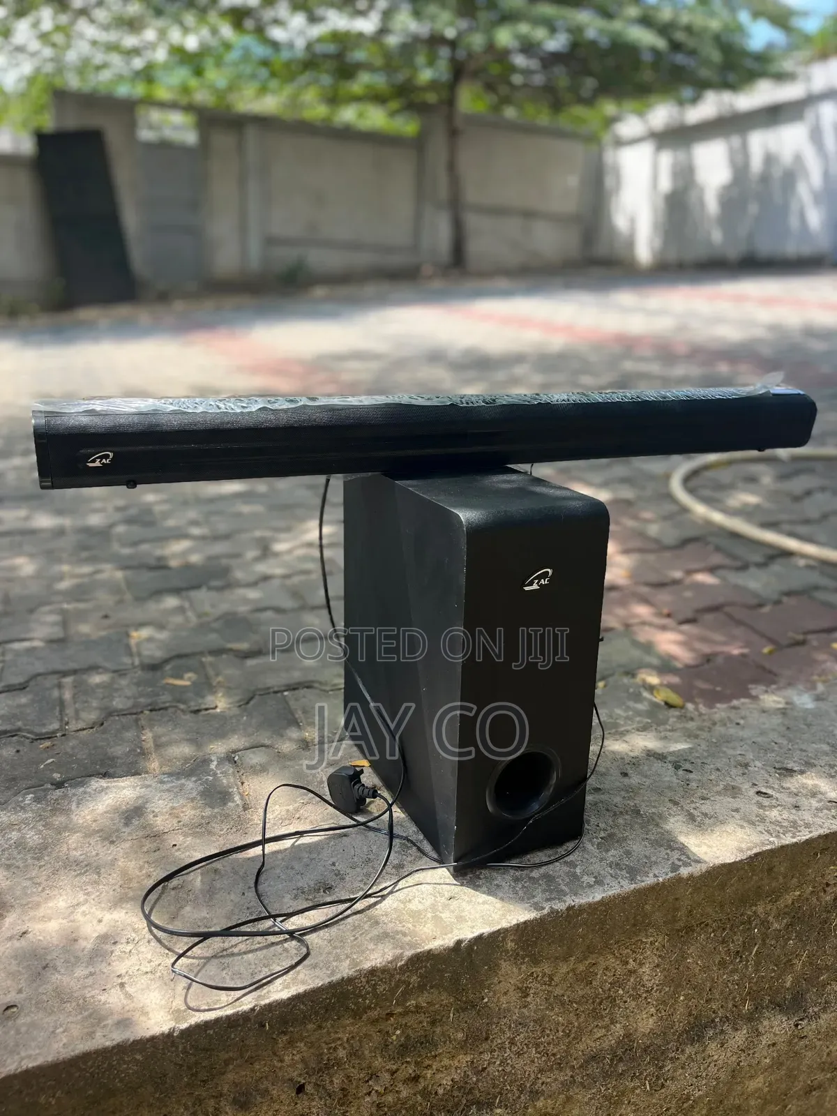 Izac 3
Sound Bar