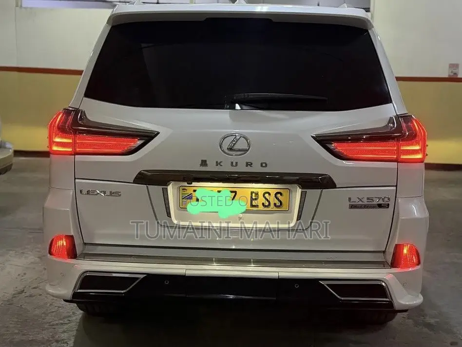 Lexus LX 2021 White
