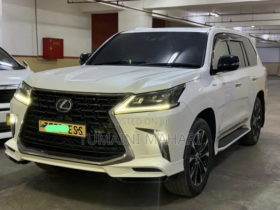 Lexus LX 2021 White
