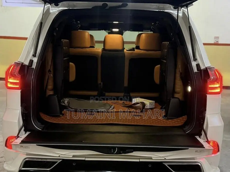 Lexus LX 2021 White