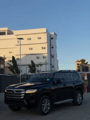 Toyota Land Cruiser LC300 2023 Black