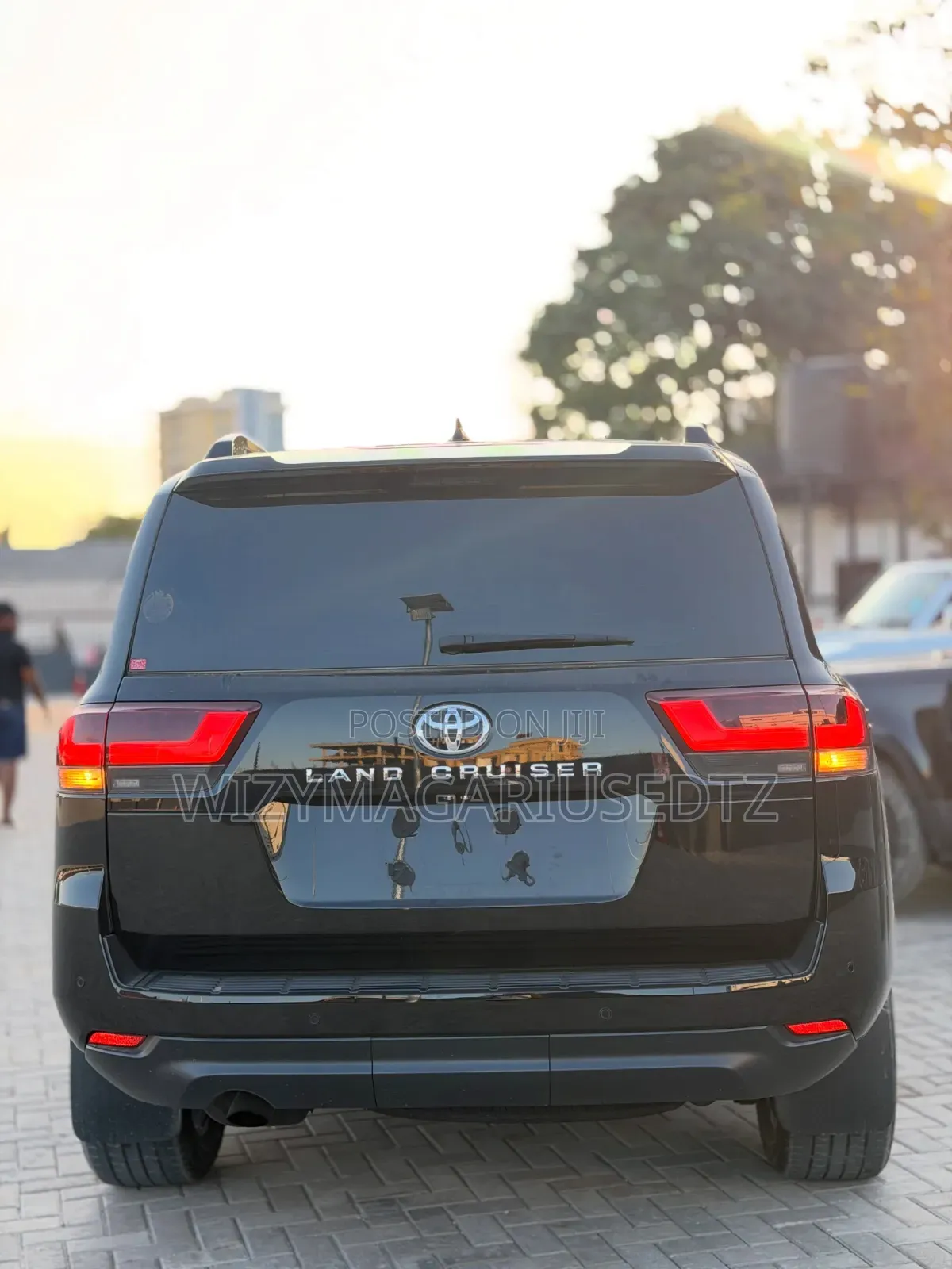 Toyota Land Cruiser LC300 2023 Black