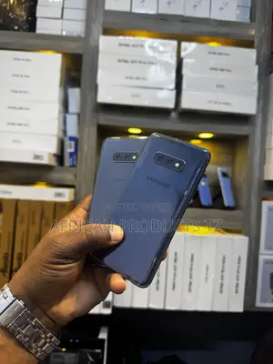 Samsung Galaxy S10e 128 GB Black