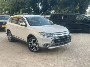 Mitsubishi Outlander 2016 Pearl