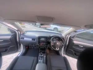 Mitsubishi Outlander 2016 Pearl