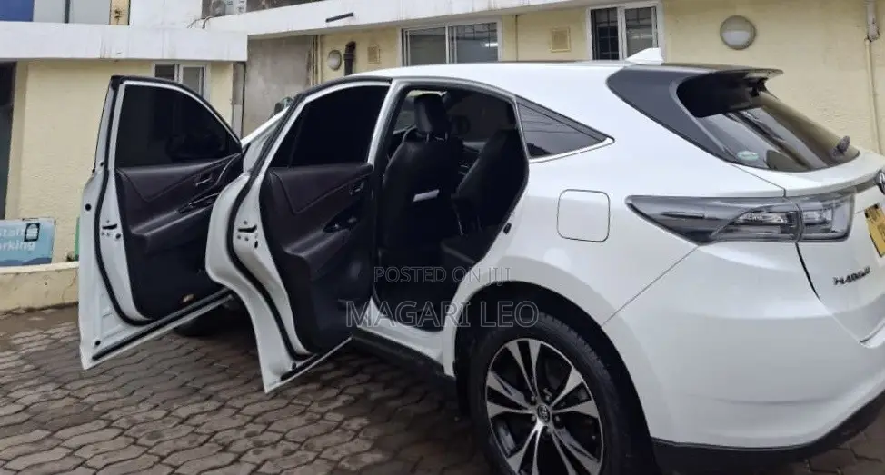 Toyota Harrier 2.0 2015 White