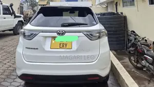 Toyota Harrier 2.0 2015 White