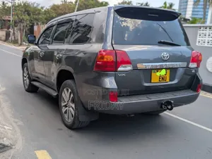 Toyota Land Cruiser 2018 Gray