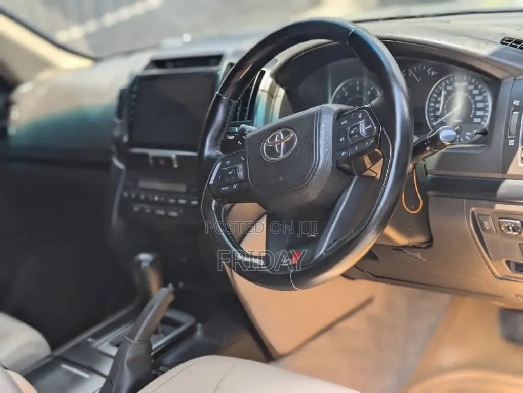 Toyota Land Cruiser 2018 Gray