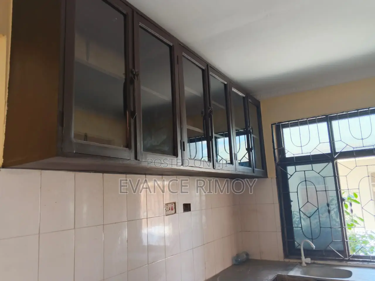 7bdrm Bungalow in Yombo Vituka for rent