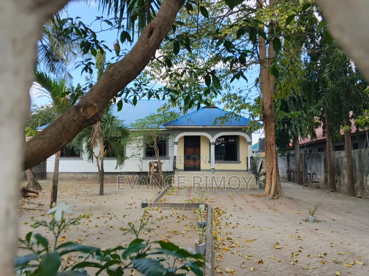 7bdrm Bungalow in Yombo Vituka for rent