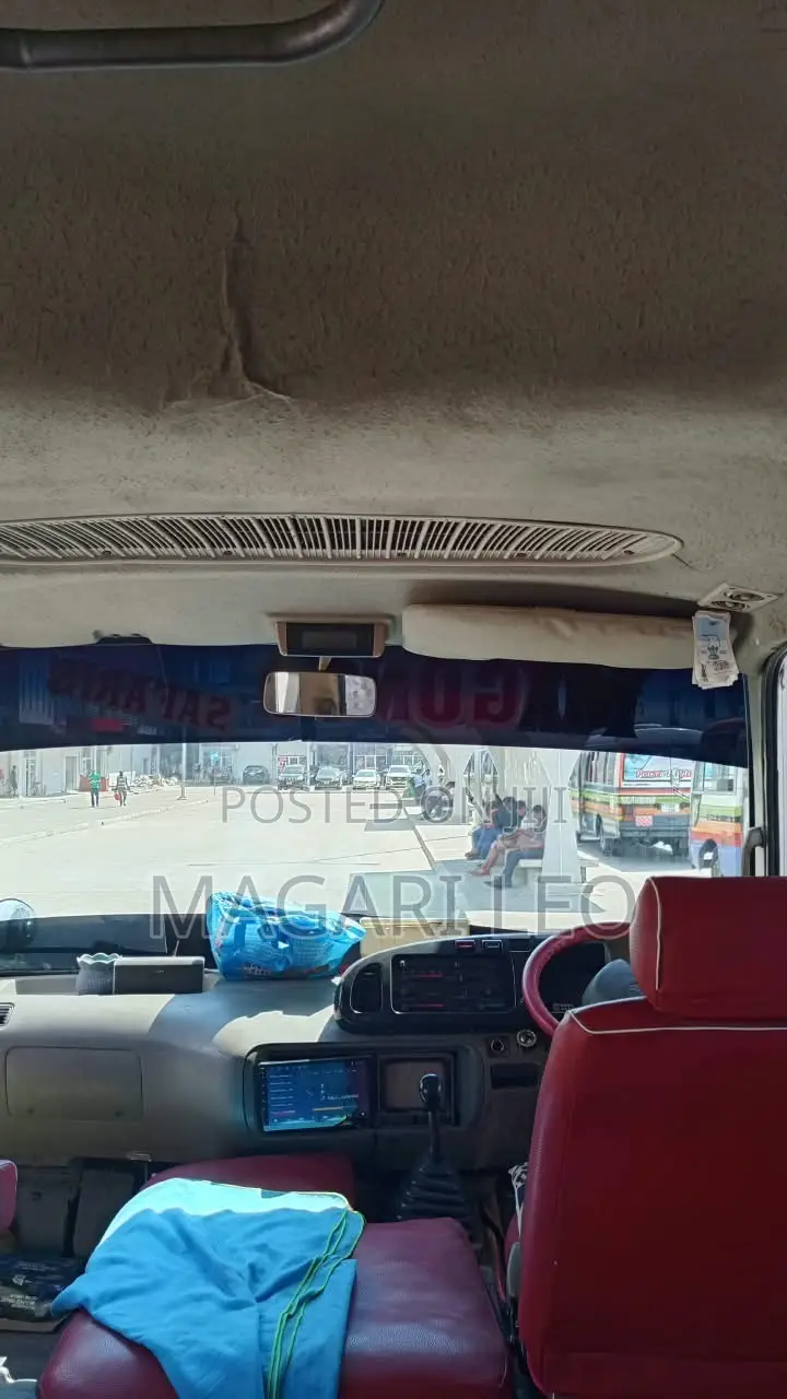 Toyota Coaster 2004 White