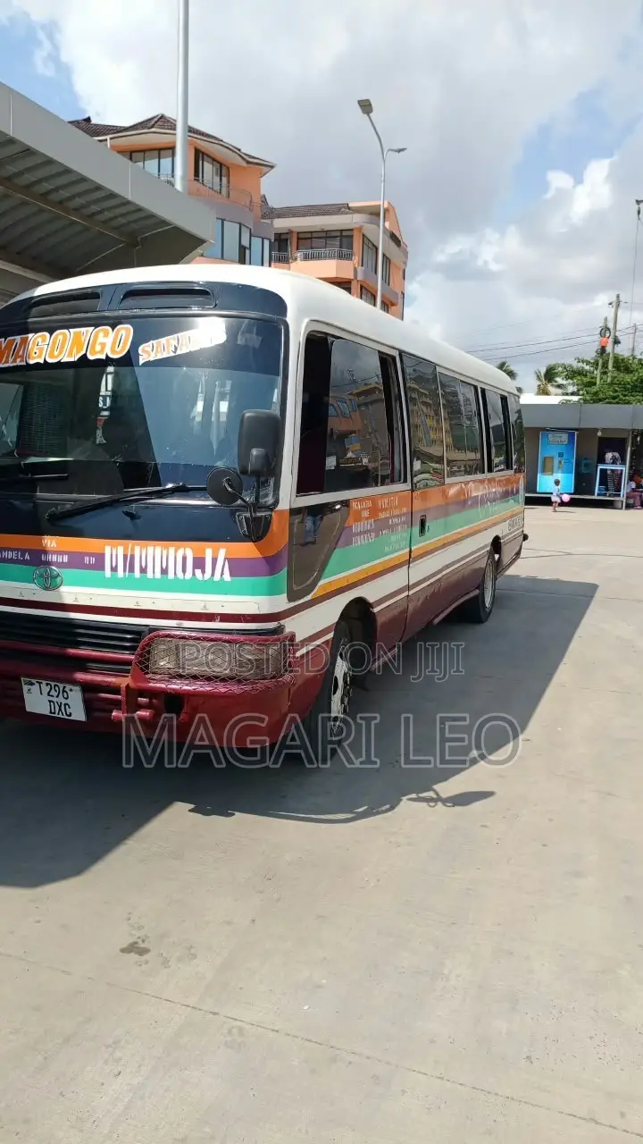 Toyota Coaster 2004 White