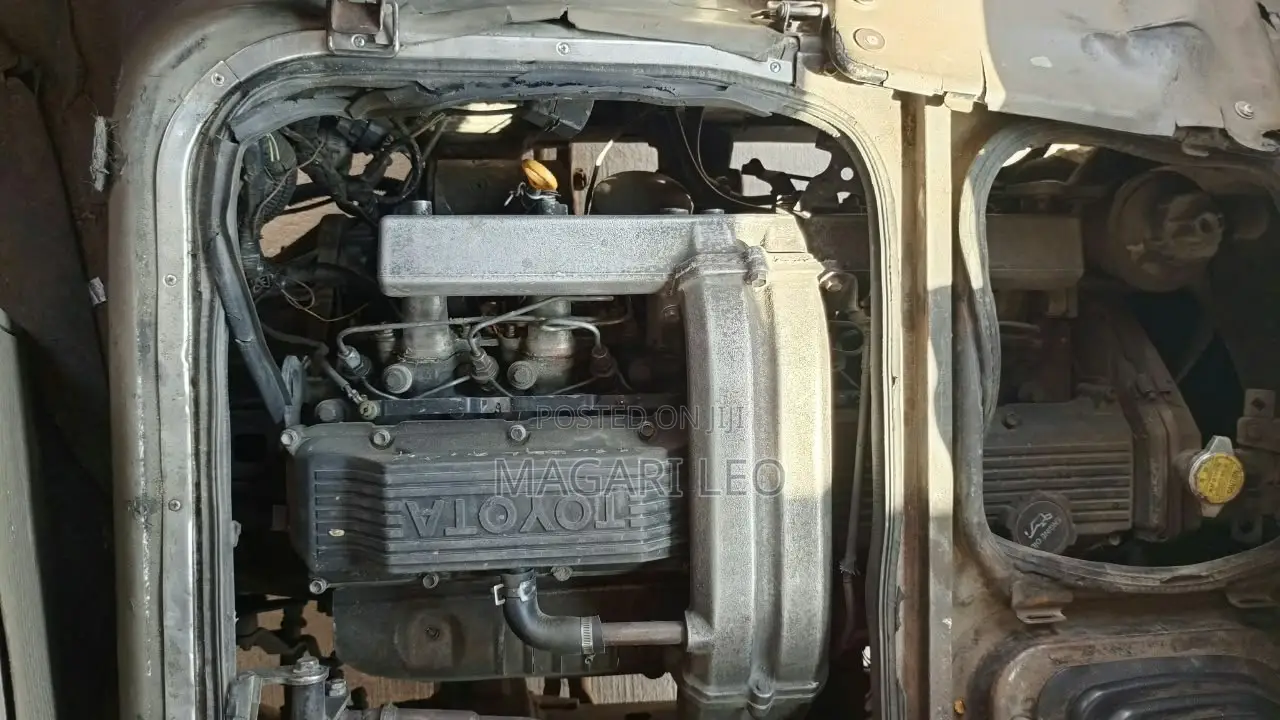 Toyota Coaster 2004 White