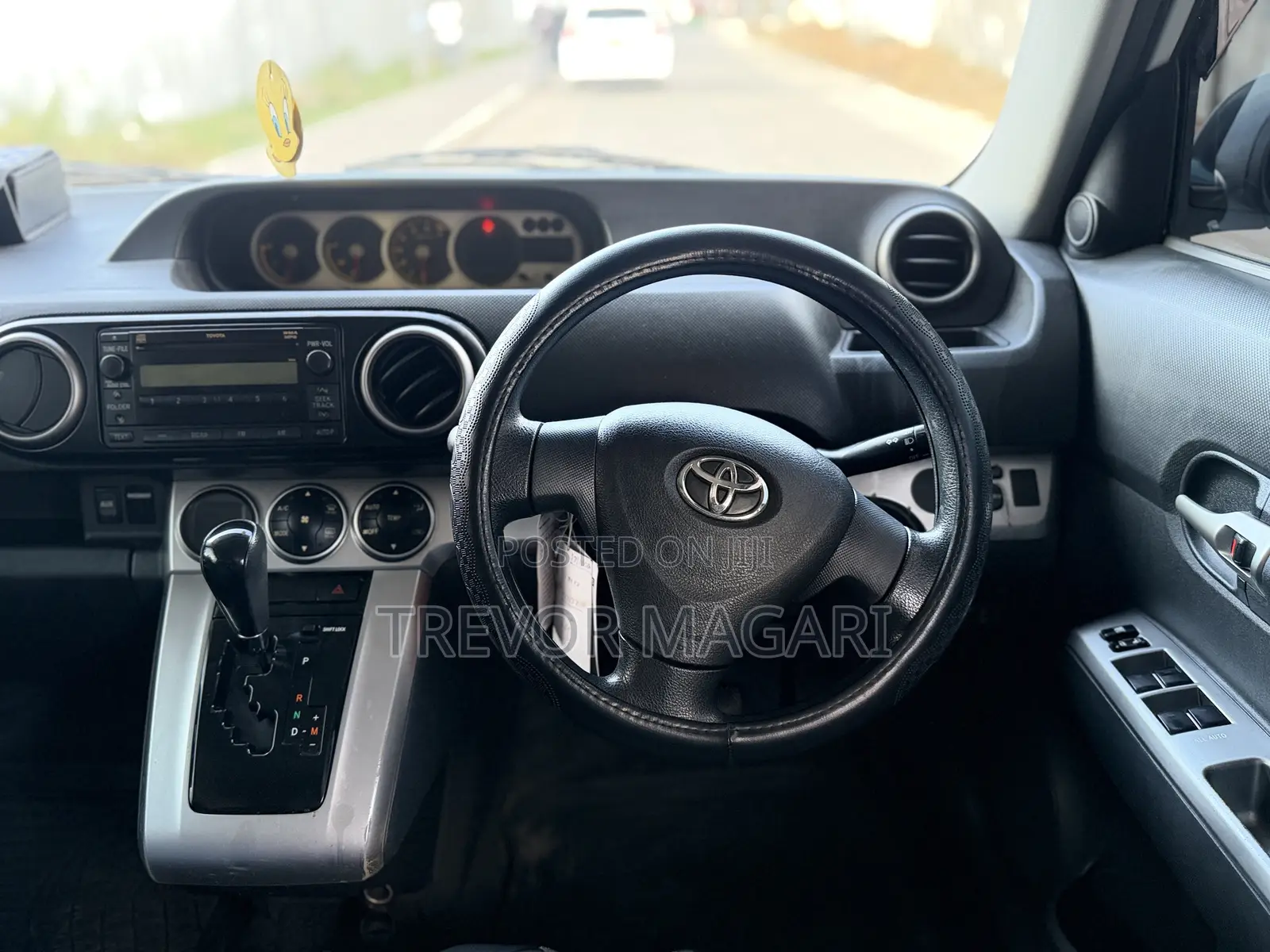 Toyota Corolla Rumion 2010 White