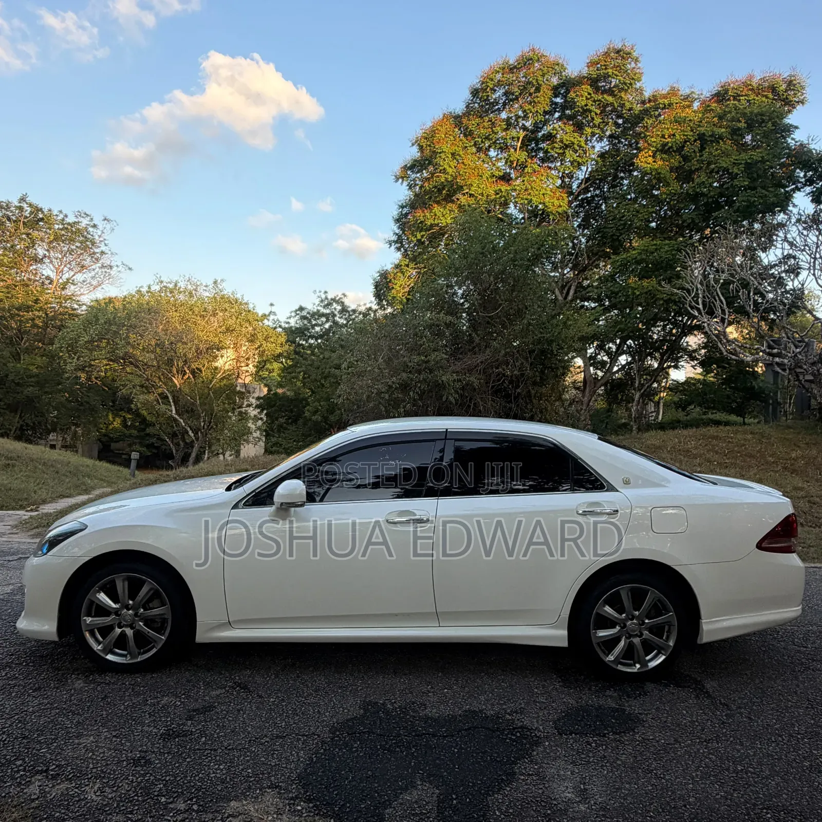 Toyota Crown 2009 White