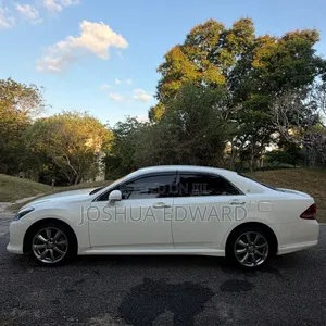 Toyota Crown 2009 White