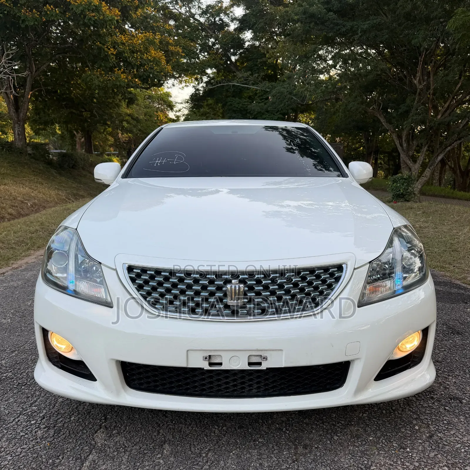 Toyota Crown 2009 White