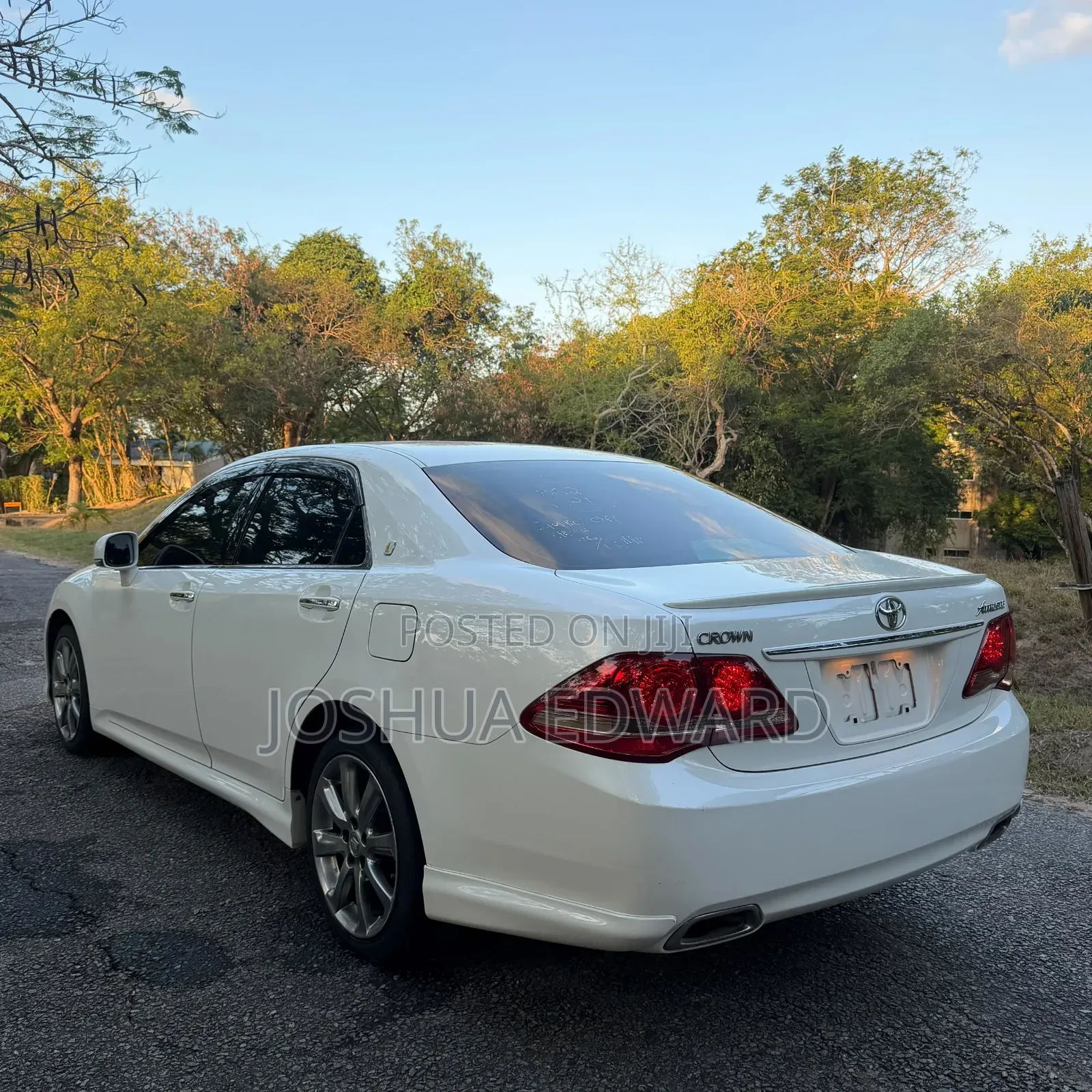 Toyota Crown 2009 White