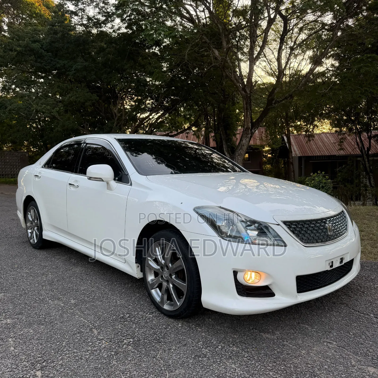 Toyota Crown 2009 White