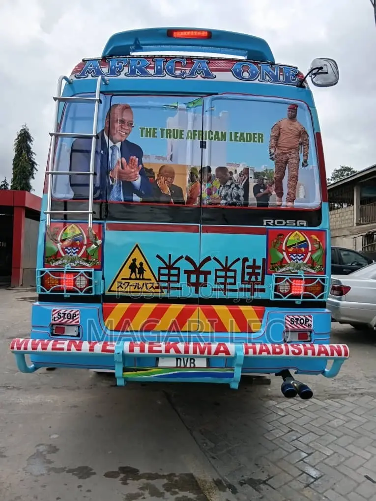 Mitsubishi Fuso Rosa 2004 Blue