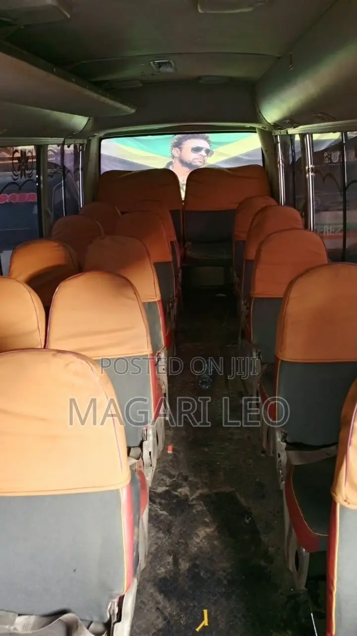 Mitsubishi Fuso Rosa 2004 Blue