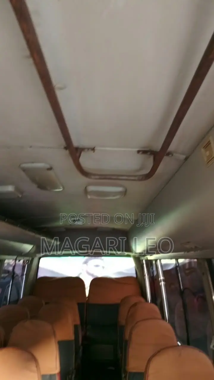 Mitsubishi Fuso Rosa 2004 Blue