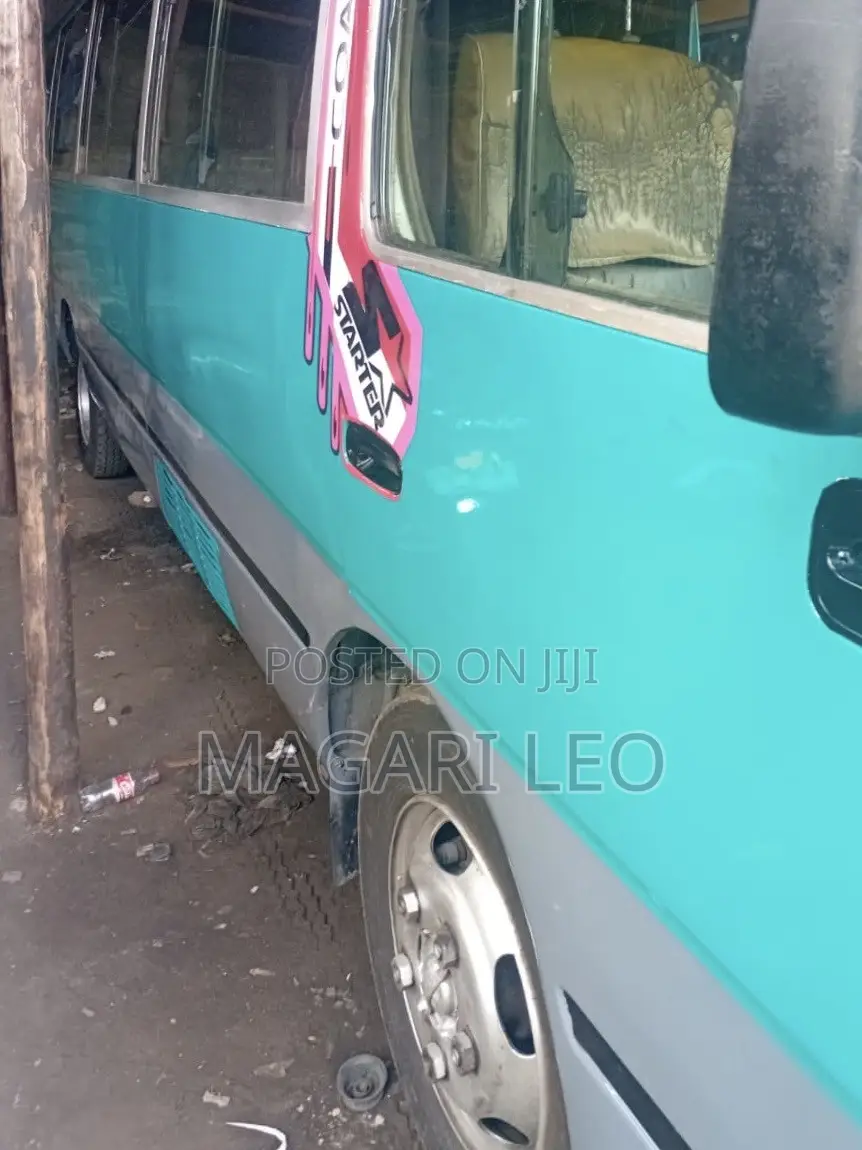 Toyota Coaster 2004 Blue
