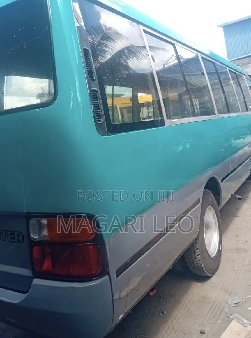 Toyota Coaster 2004 Blue