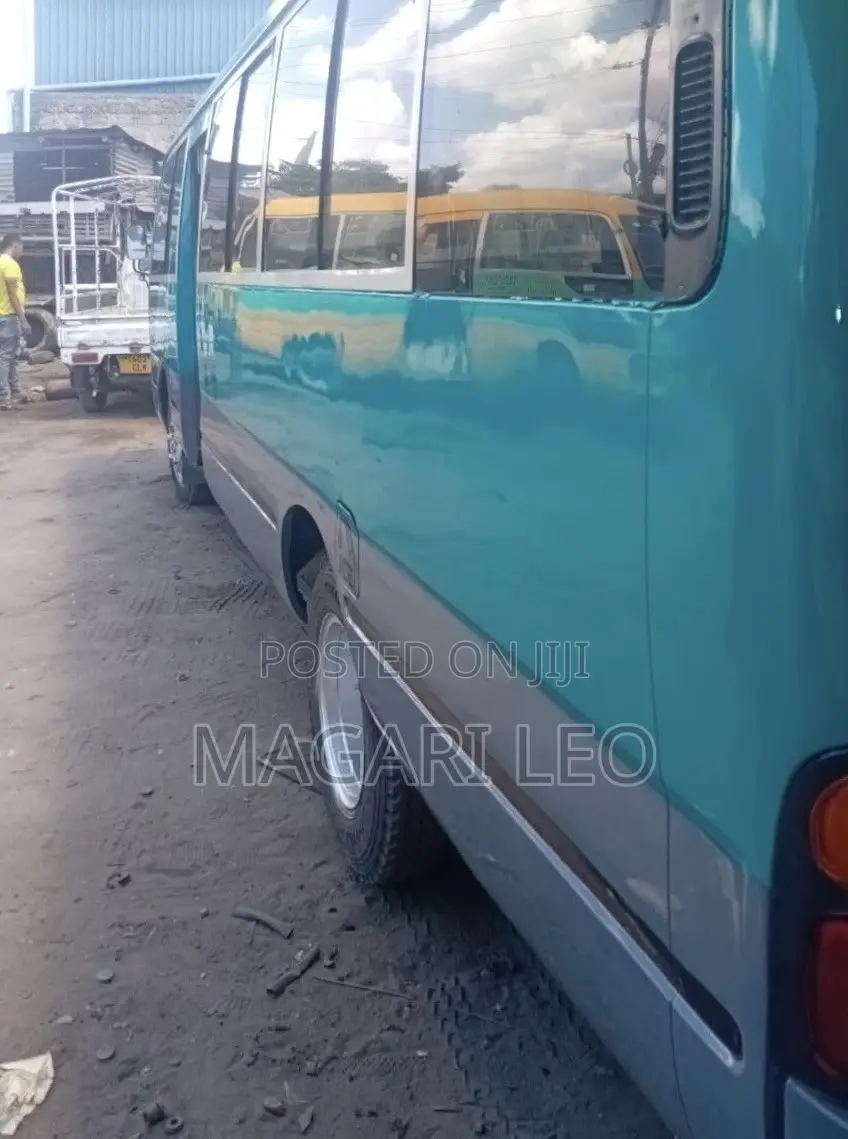 Toyota Coaster 2004 Blue