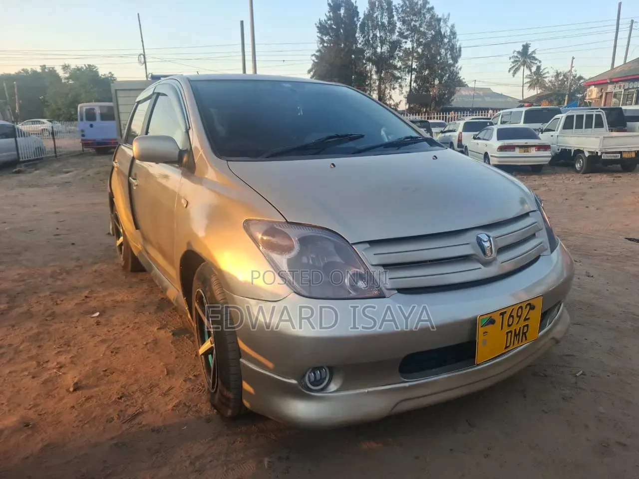 Toyota IST 2005 Gold