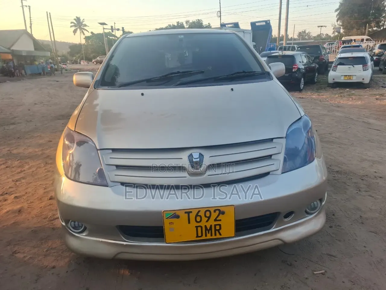 Toyota IST 2005 Gold