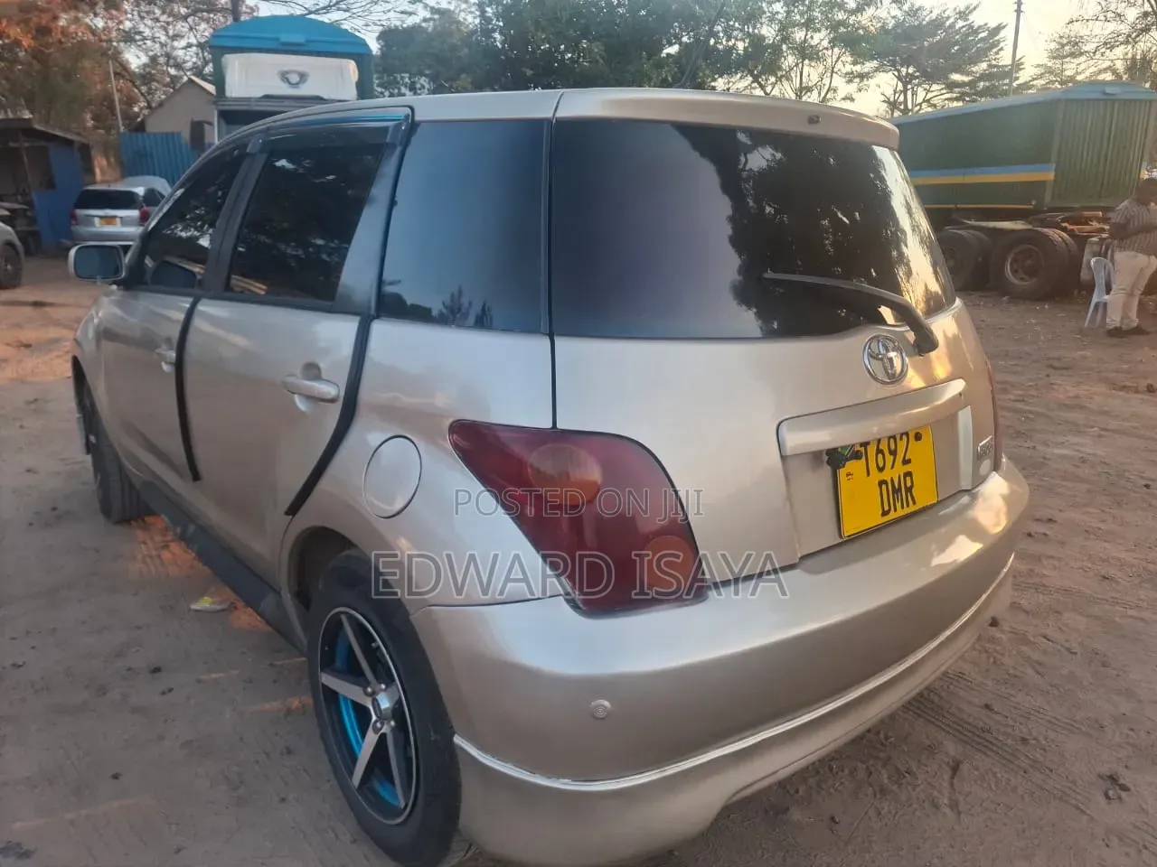 Toyota IST 2005 Gold