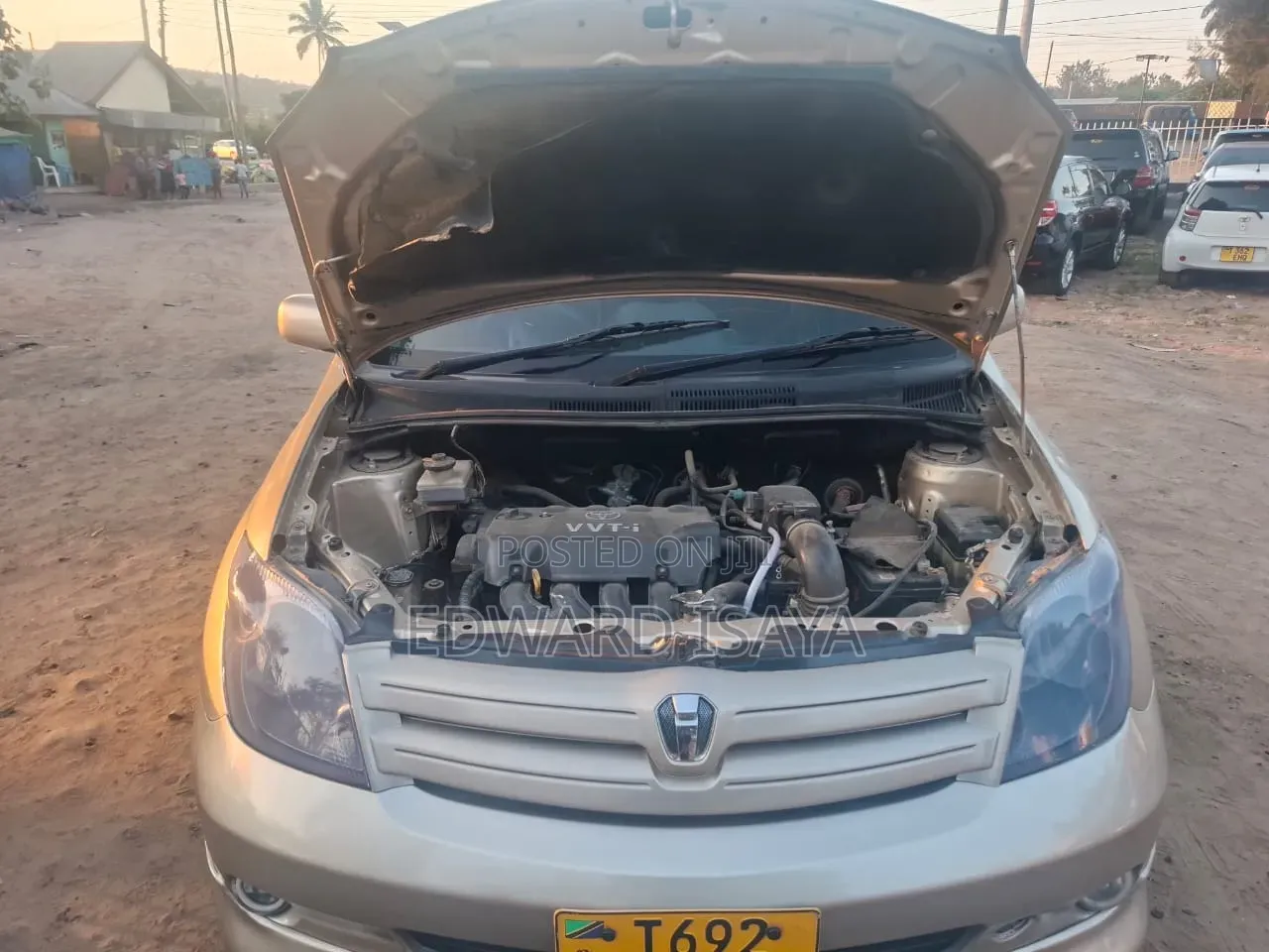 Toyota IST 2005 Gold