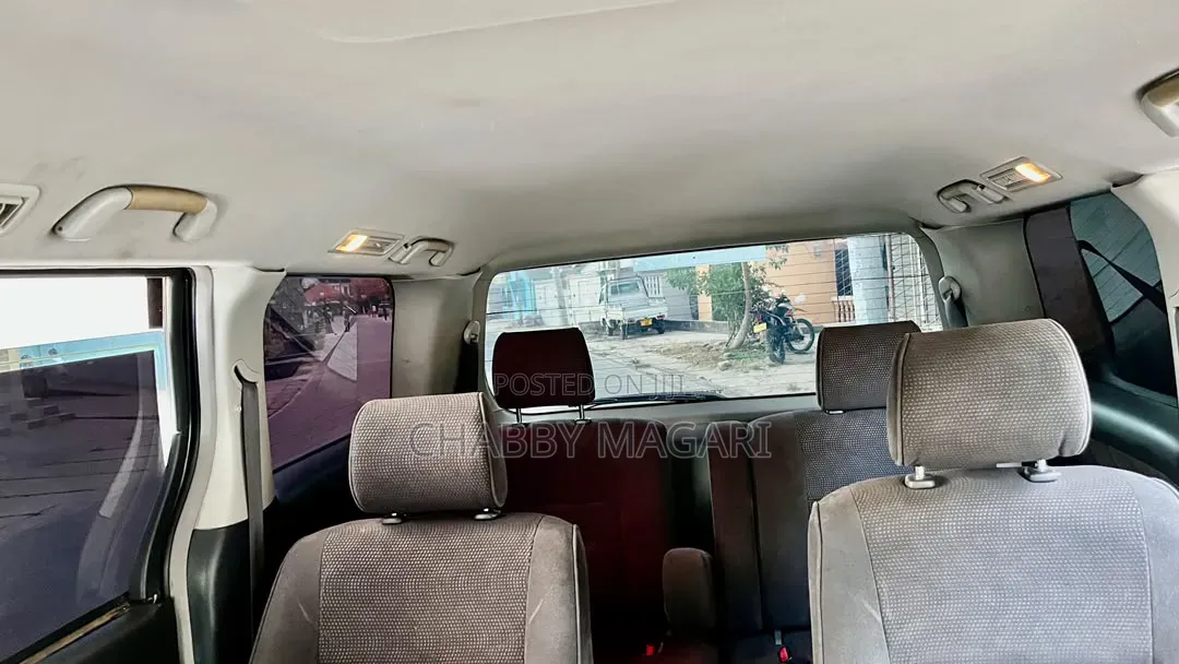 Toyota Alphard 2.4 Petrol FWD 2004 Pearl