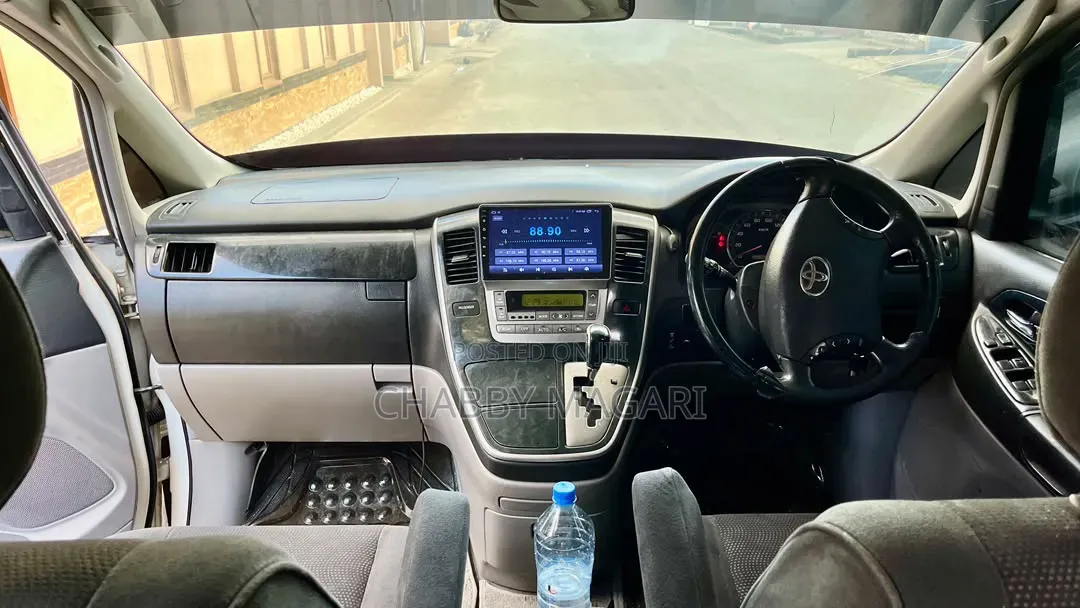 Toyota Alphard 2.4 Petrol FWD 2004 Pearl