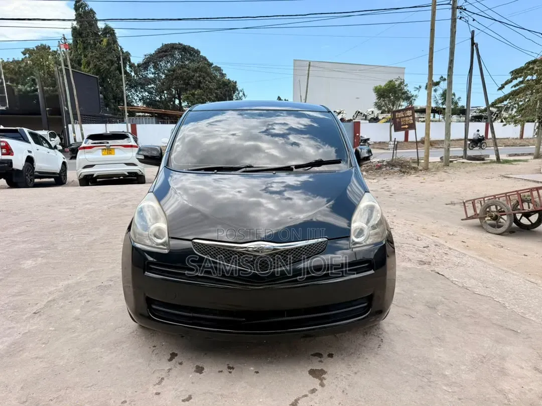 Toyota Ractis 2009 Black