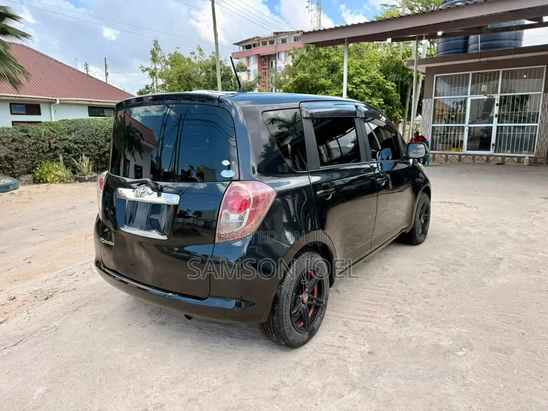 Toyota Ractis 2009 Black