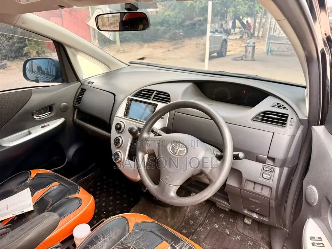 Toyota Ractis 2009 Black