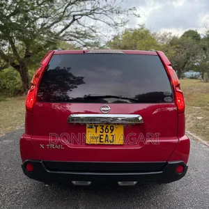 Nissan X-Trail 2010 Red