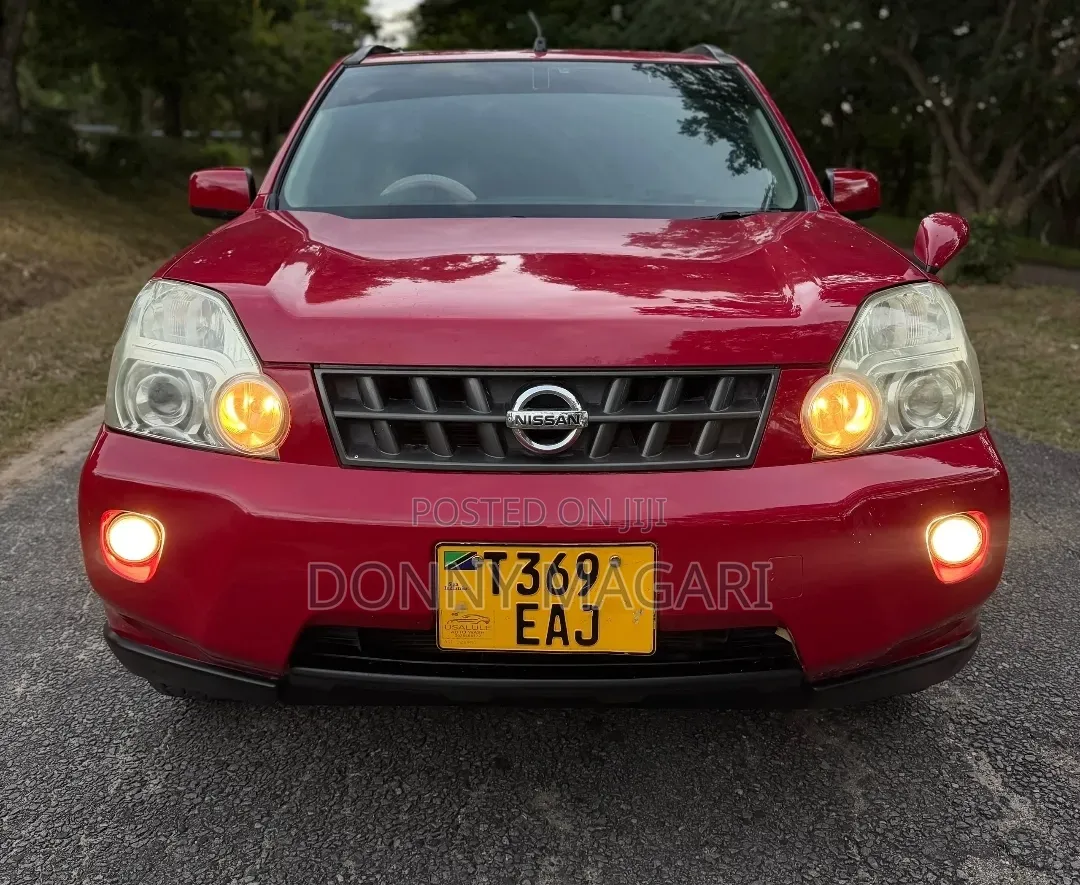Nissan X-Trail 2010 Red