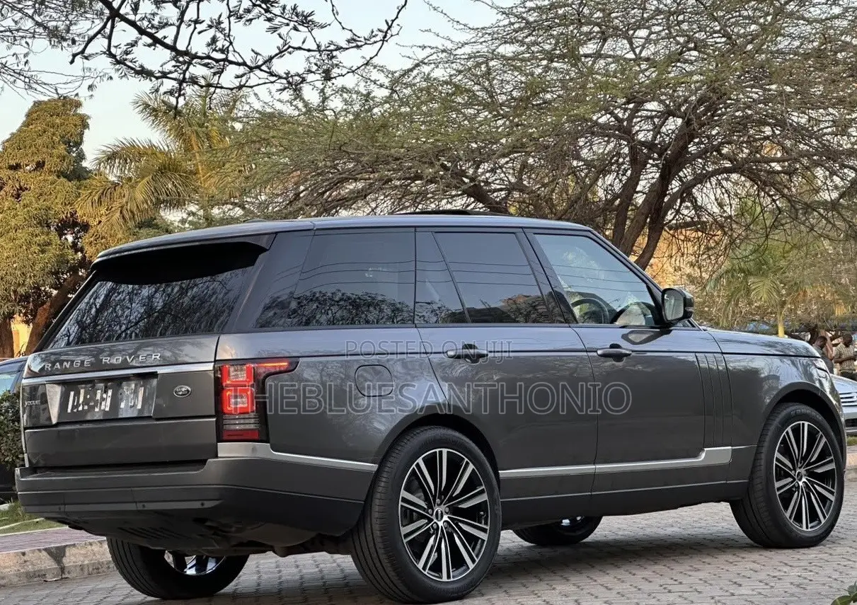 Land Rover Range Rover Vogue 2015 Gray