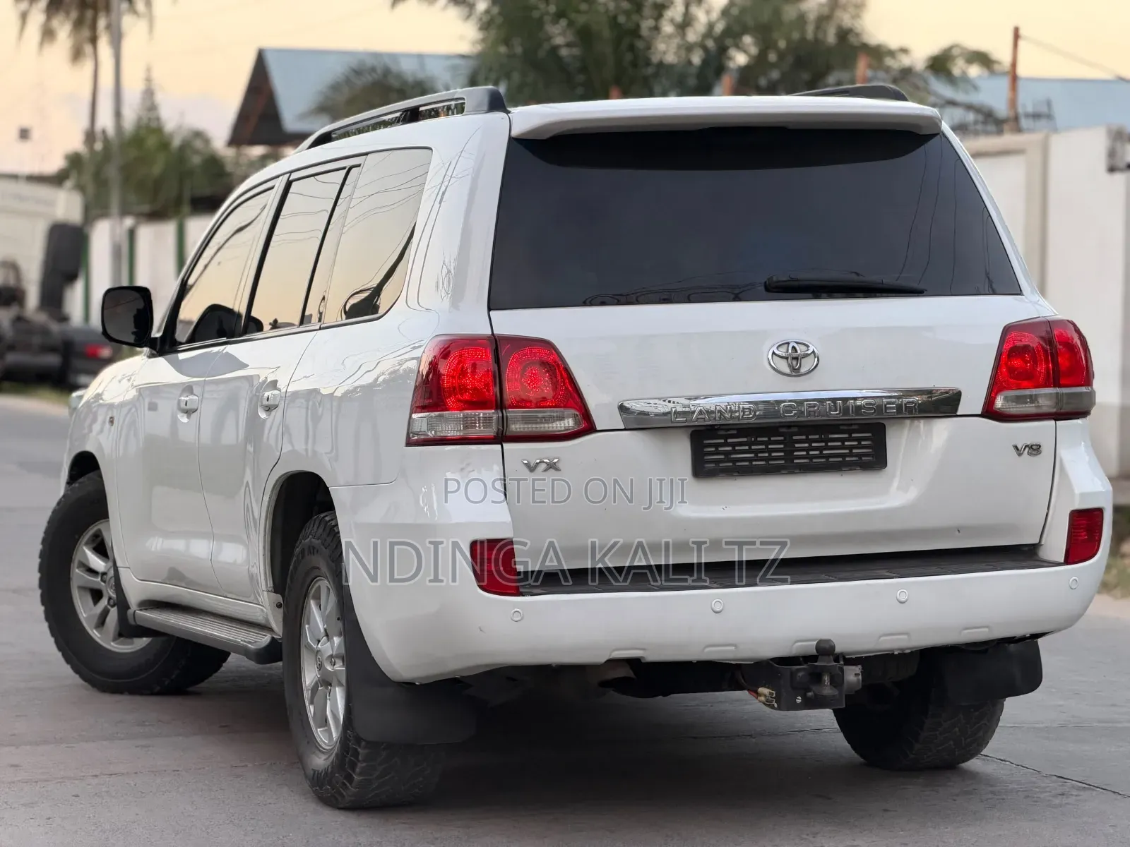 Toyota Land Cruiser 2011 White
