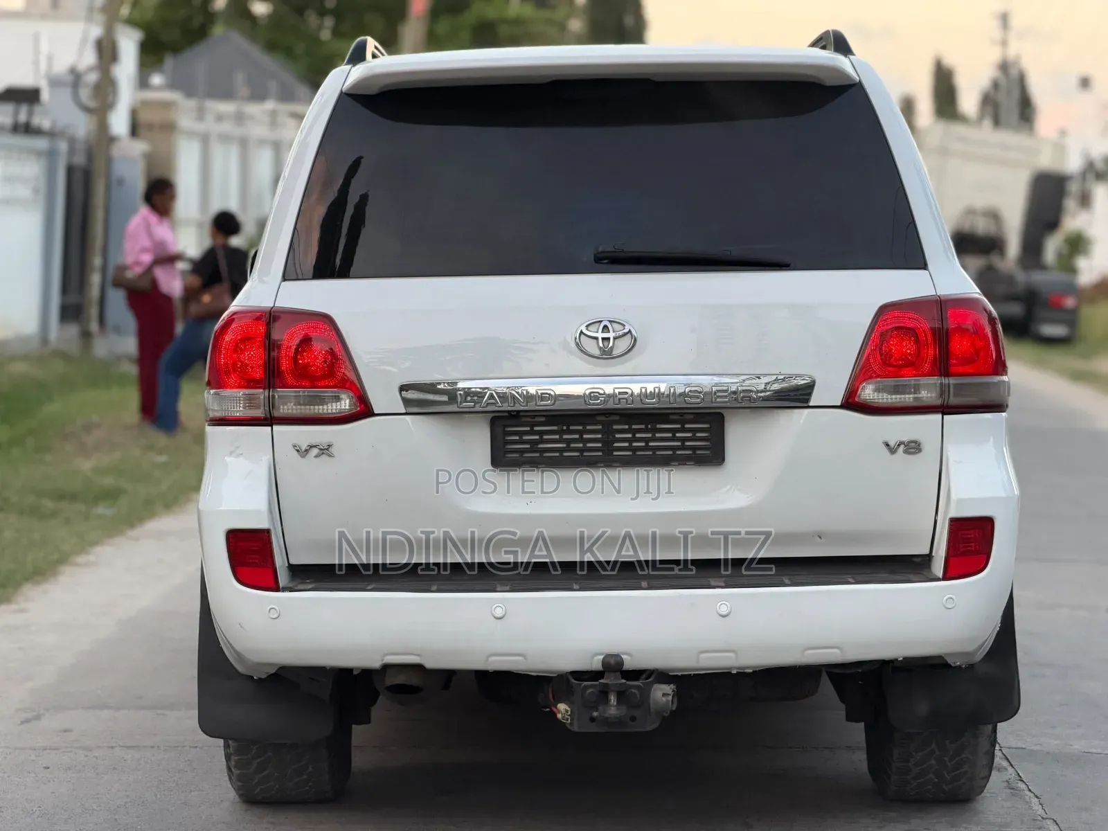Toyota Land Cruiser 2011 White