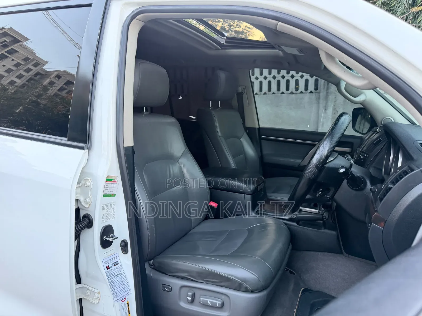 Toyota Land Cruiser 2011 White