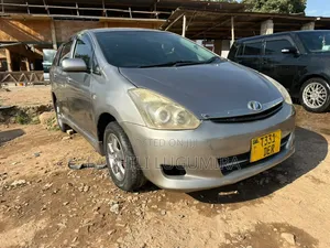 Toyota Wish 2004 Beige