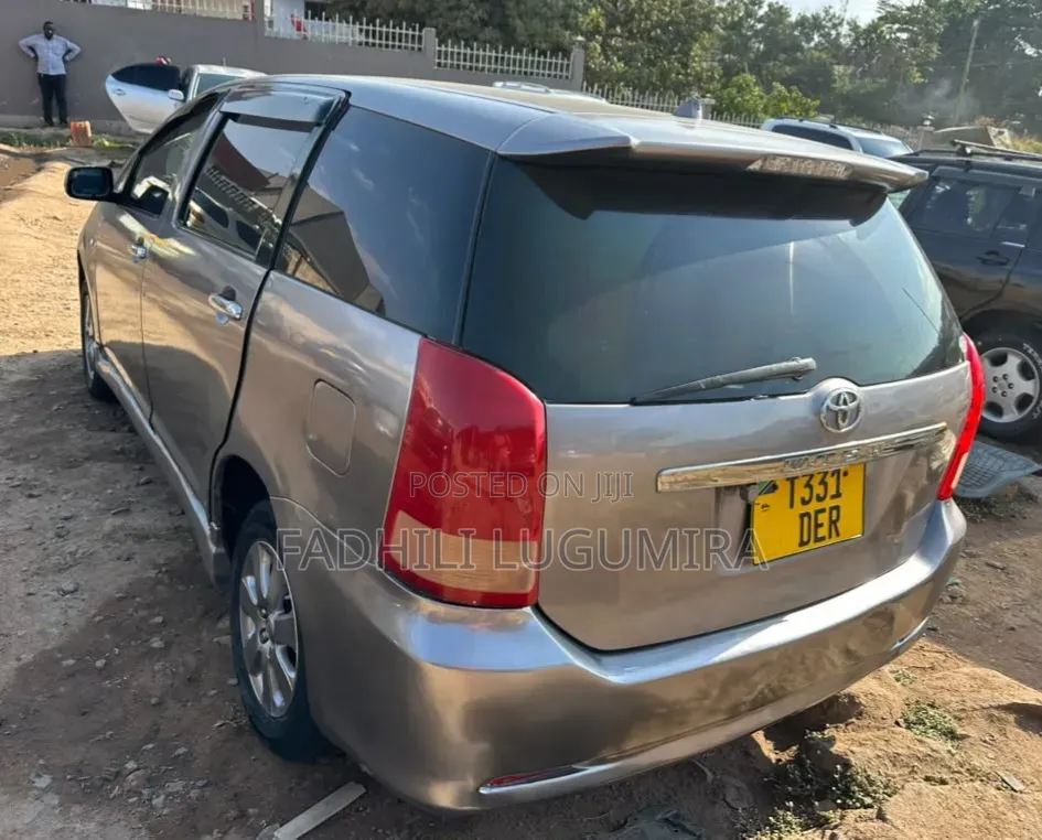 Toyota Wish 2004 Beige