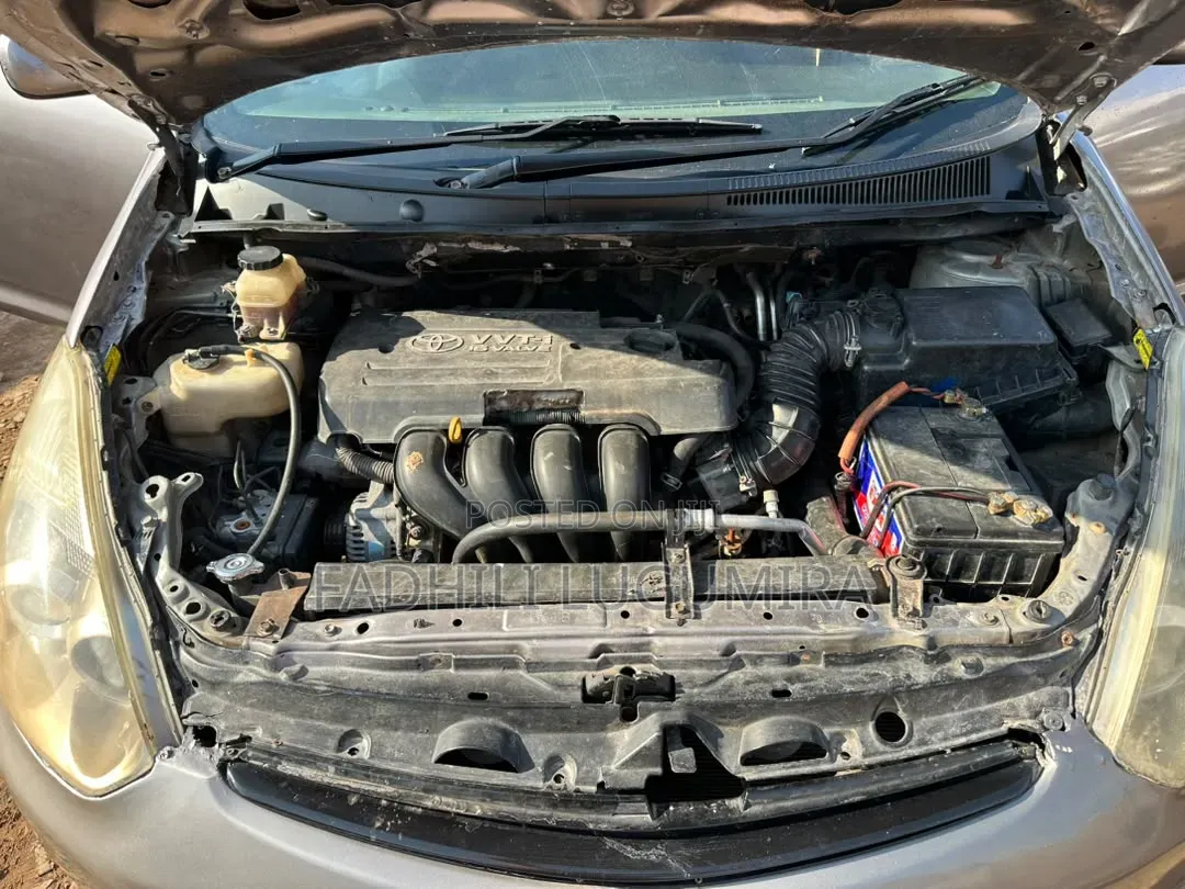Toyota Wish 2004 Beige